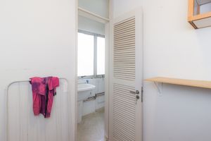 Image 32 - 869853