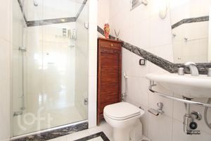 Image 7 - 869856