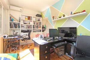 Image 9 - 869856