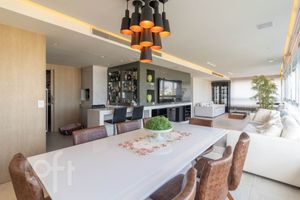 Image 9 - 869876