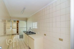 Image 21 - 869900