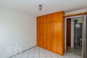 Image 8 - 869900