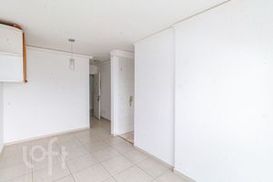 Image 1 - 869905
