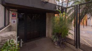 Image 19 - 869917