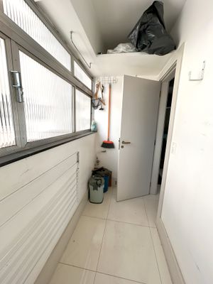 Image 16 - 869921