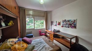 Image 10 - 869927