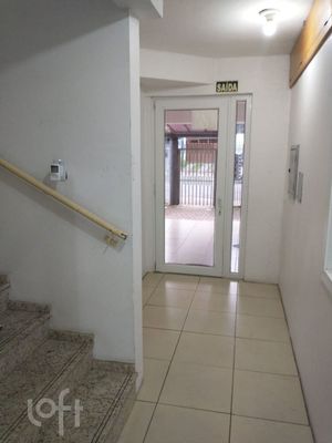 Image 1 - 869931