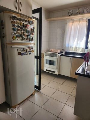 Image 11 - 869932