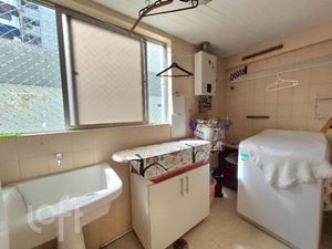 Image 15 - 869934