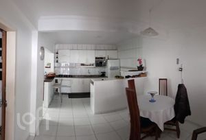 Image 6 - 869942