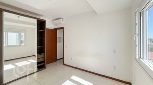 Image 13 - 869946