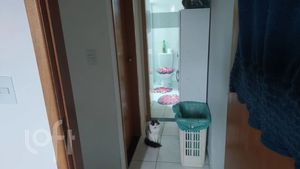 Image 5 - 869956