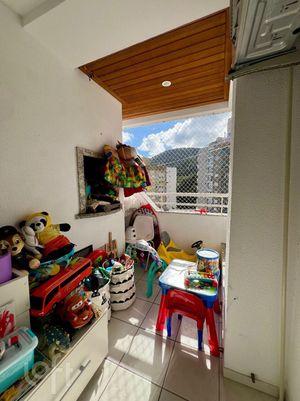 Image 3 - 869958