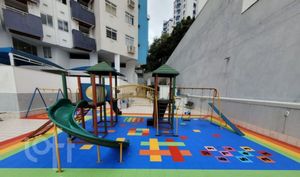 Image 10 - 869958