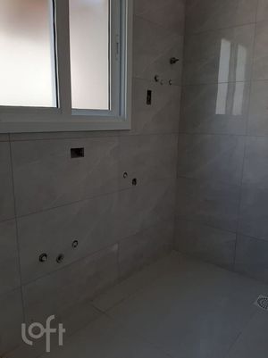 Image 7 - 869972