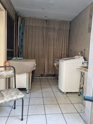 Image 5 - 869973