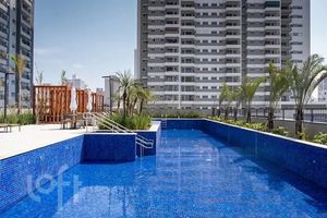 Image 18 - 869979