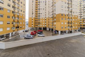 Image 4 - 869982