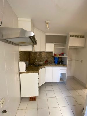 Image 3 - 869982
