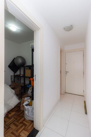 Image 27 - 870007