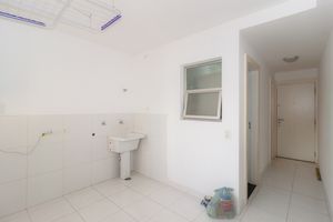 Image 30 - 870007