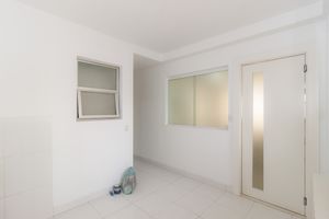Image 31 - 870007
