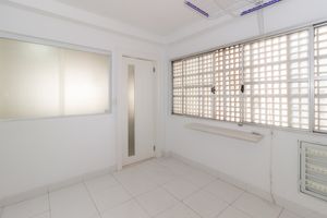 Image 32 - 870007