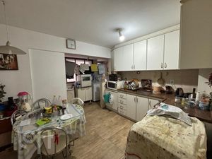 Image 5 - 870014