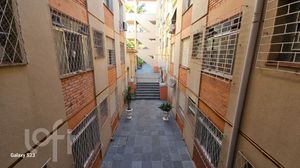 Image 34 - 870018