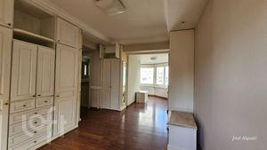 Image 30 - 870031