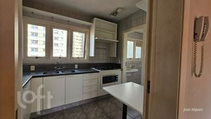 Image 14 - 870031