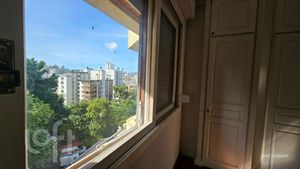 Image 33 - 870031