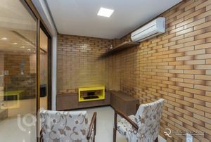 Image 8 - 870044