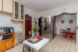 Image 39 - 870048
