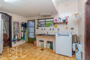 Image 44 - 870048