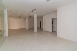 Image 8 - 870058
