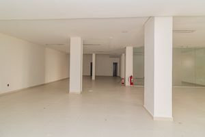 Image 11 - 870058