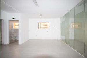 Image 18 - 870058