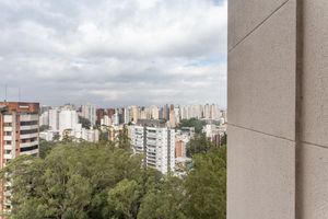 Image 20 - 870104