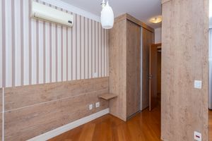Image 31 - 870104
