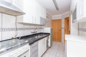 Image 31 - 870117