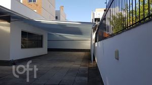 Image 31 - 870120