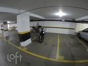 Image 17 - 870131