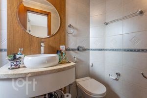 Image 19 - 870157