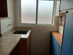 Image 11 - 870175