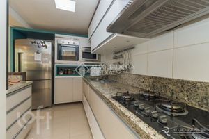 Image 10 - 870184