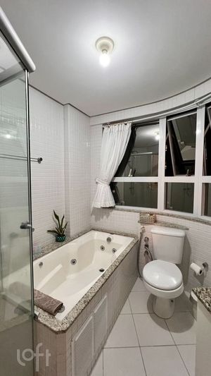 Image 19 - 870215