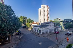 Image 18 - 870230