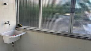 Image 19 - 870230