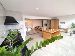 Image 6 - 870239